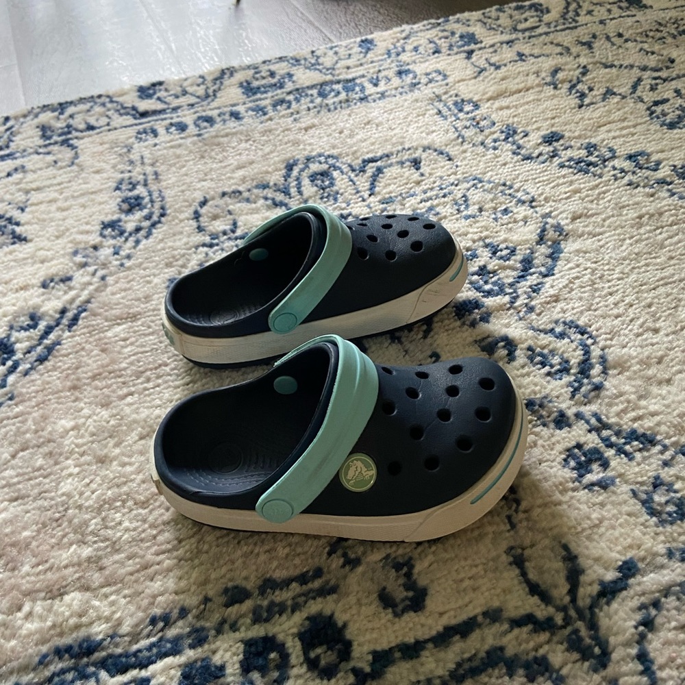 Crocs Bundle!!!!! - Picture 4 of 6
